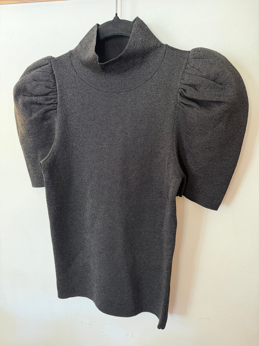 Alice + Olivia | Charcoal Shimmery Gathered Shoulder Top, XS