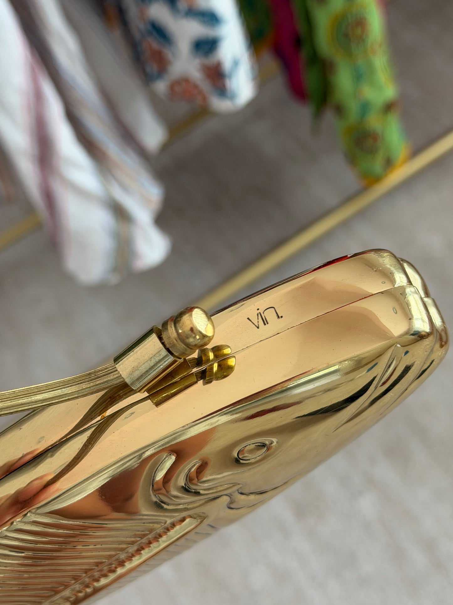 Vin.  | Gold Fishy Brass Purse, OS