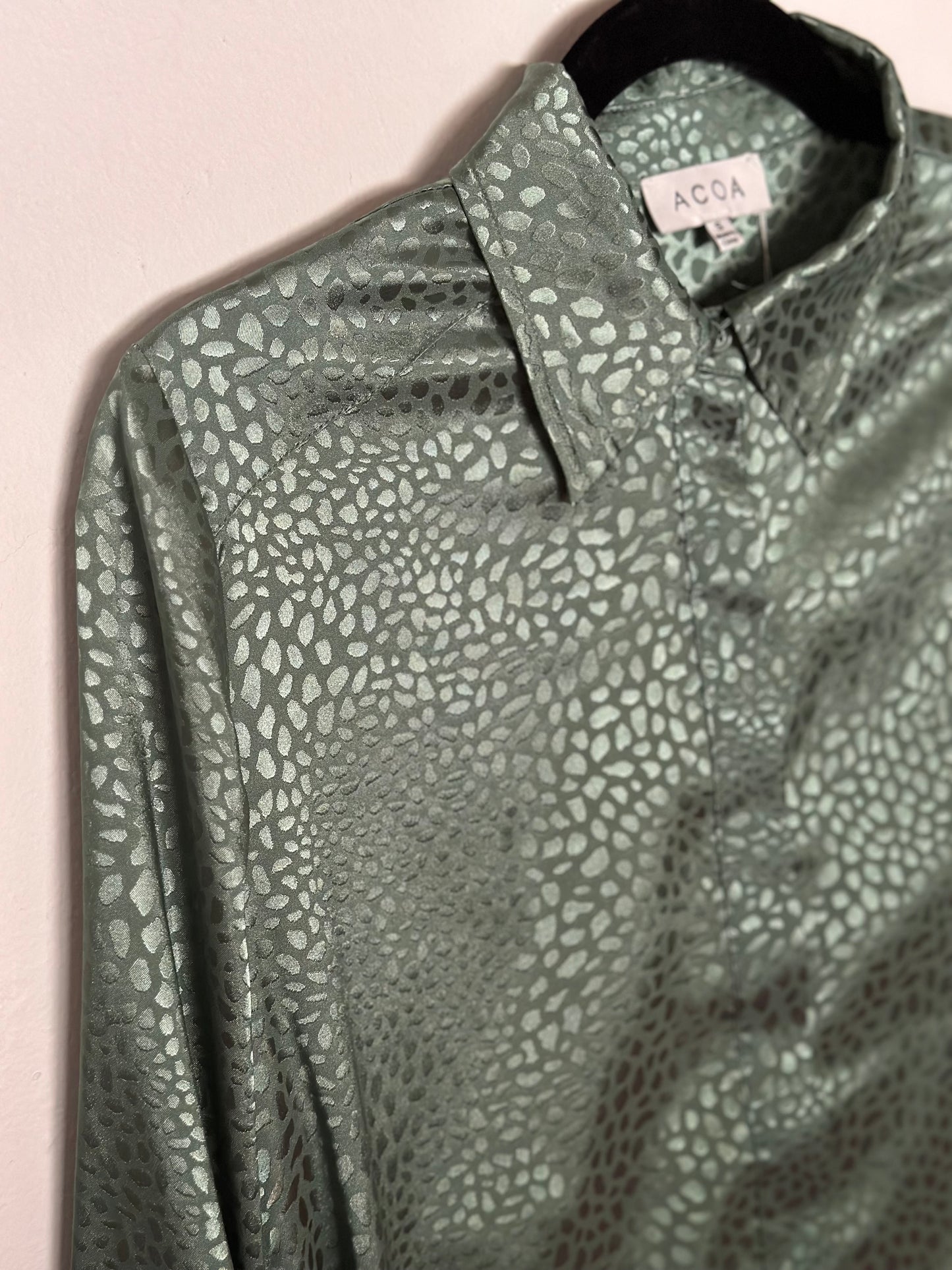 Acoa | Green Shimery Leopard Button Down