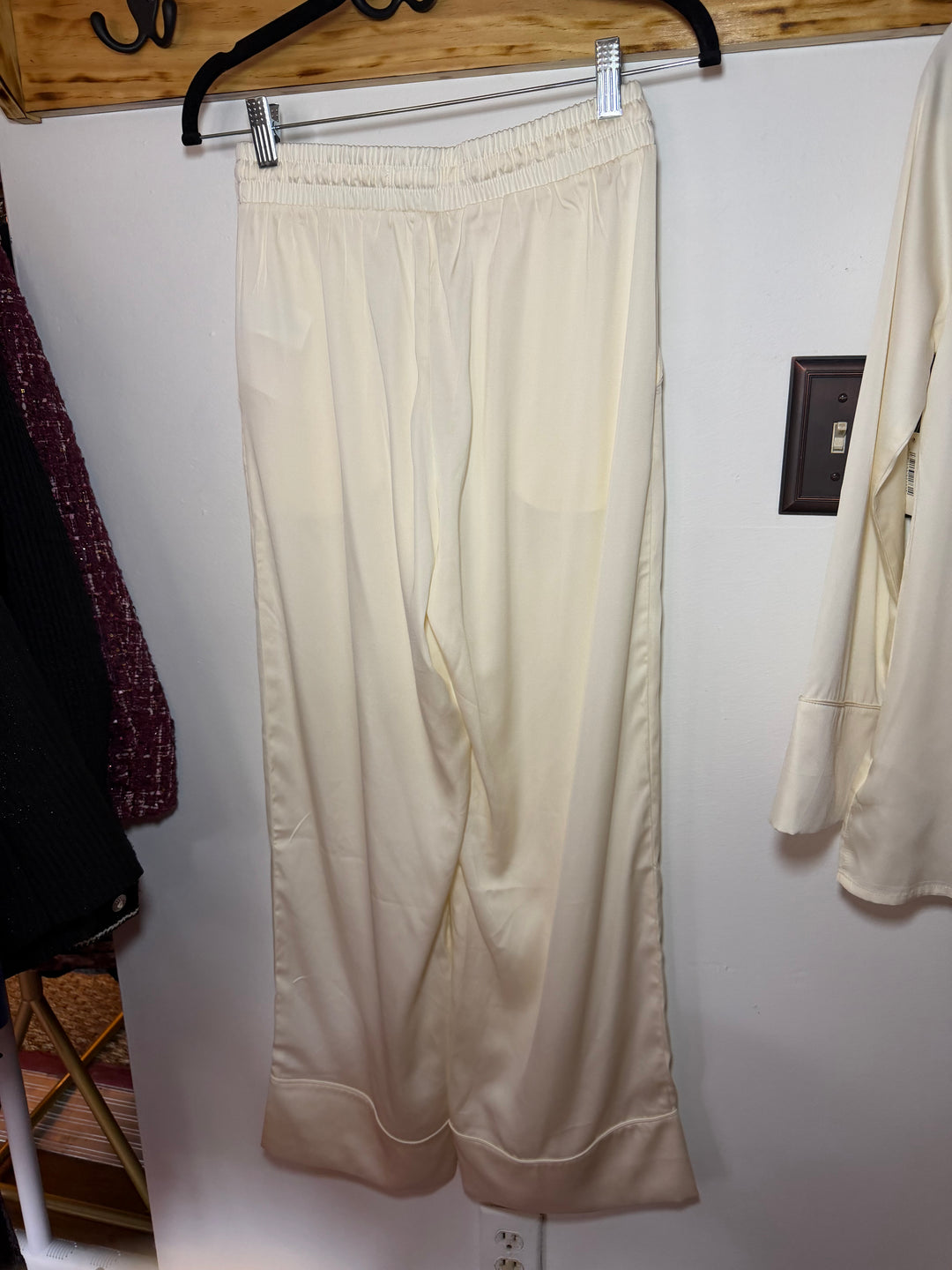 Amazon Essentials | Silky PJ Set, XS