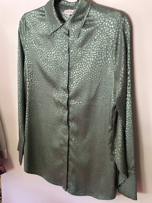 Acoa | Green Shimery Leopard Button Down