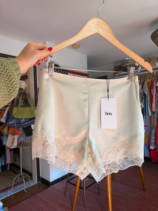BOA  Silk Lace Shorts, M