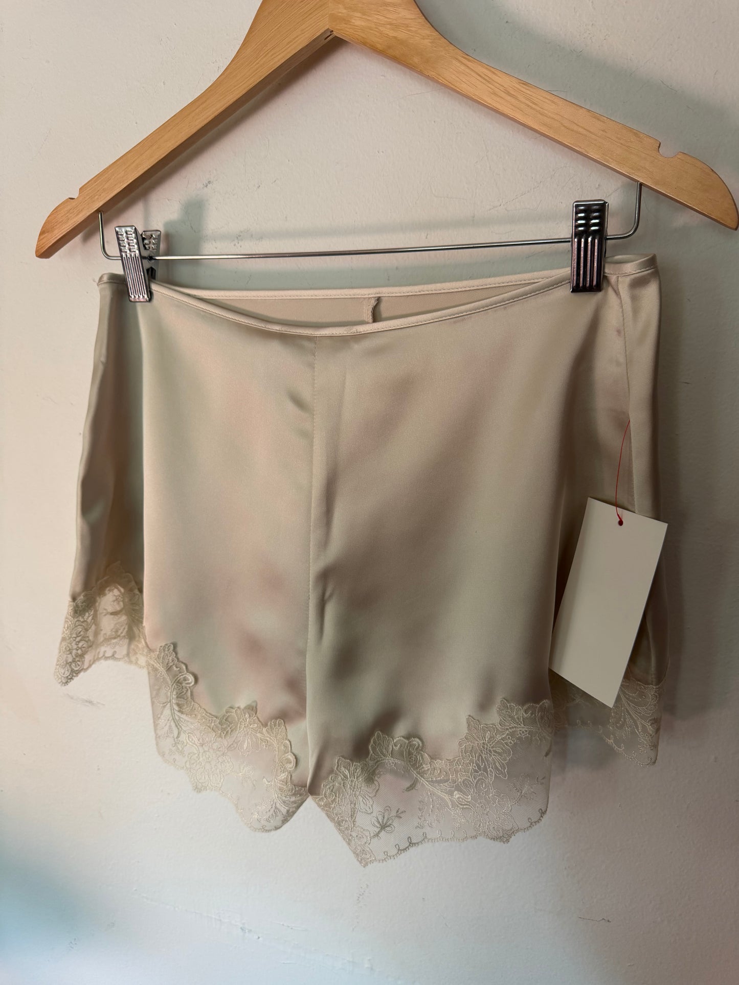 BOA  Silk Lace Shorts, M