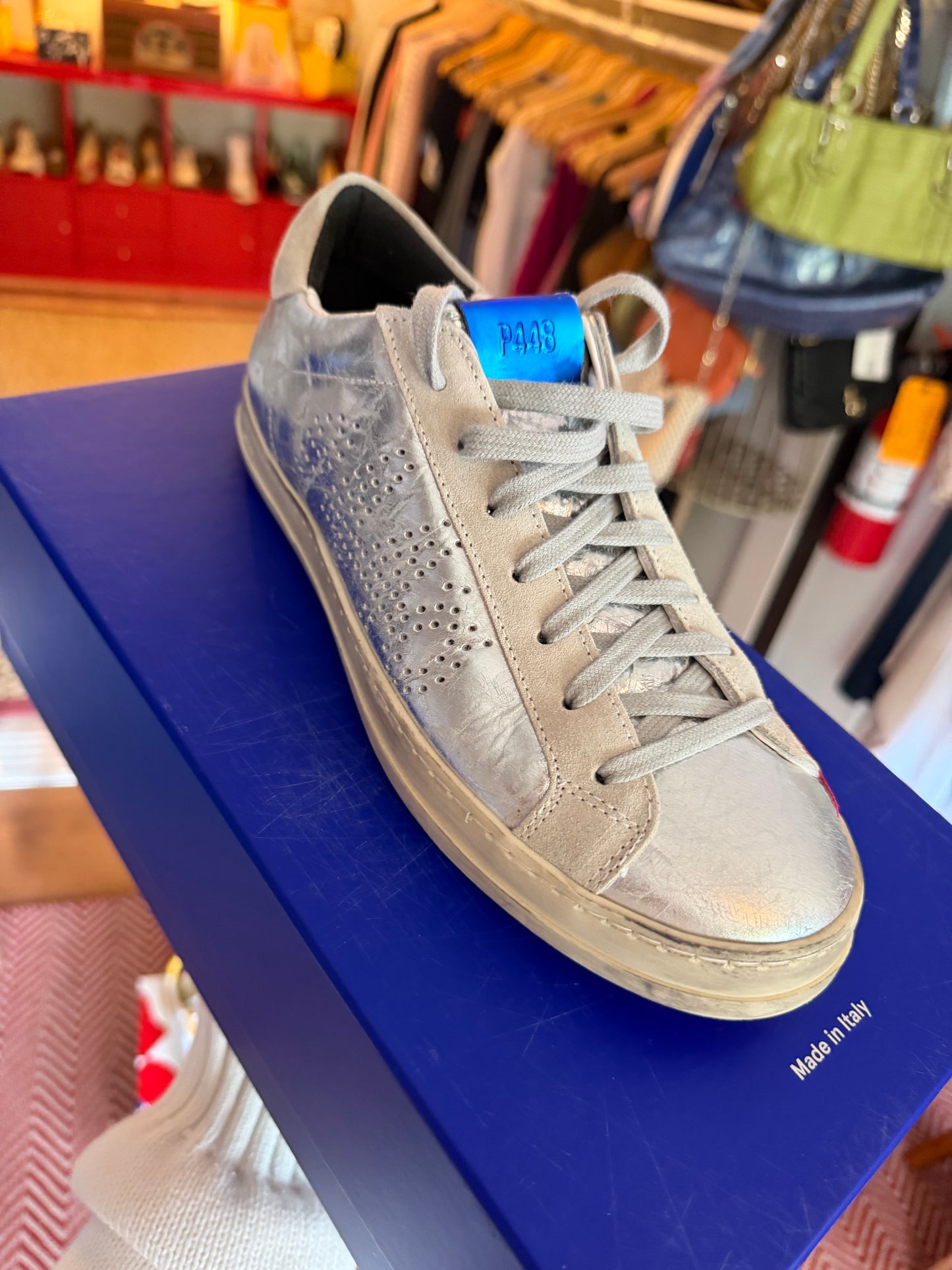 P448 | Shiny Sneakers, 40