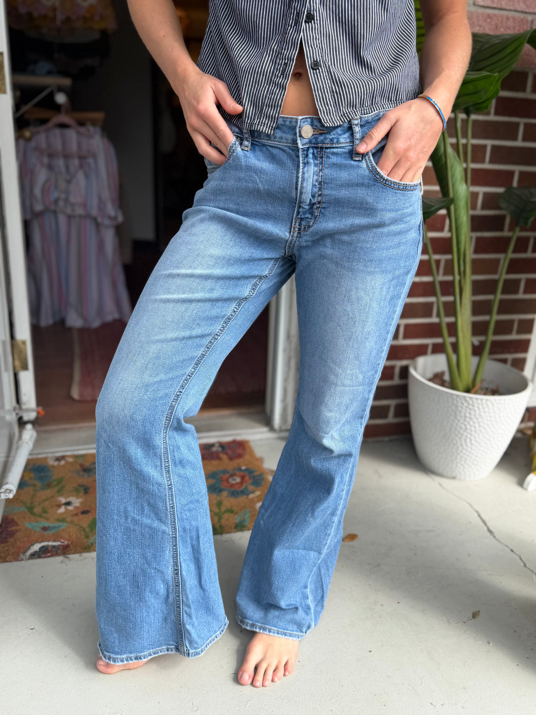 JBD | Mid Rise Bootcut Jean, 29