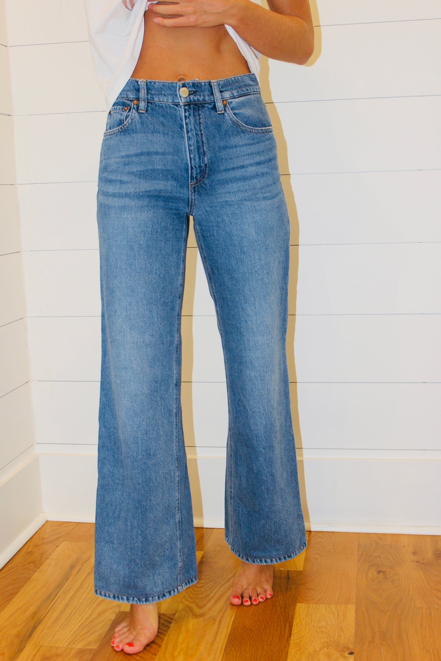 Alice + Olivia | Chic Jeans, 25