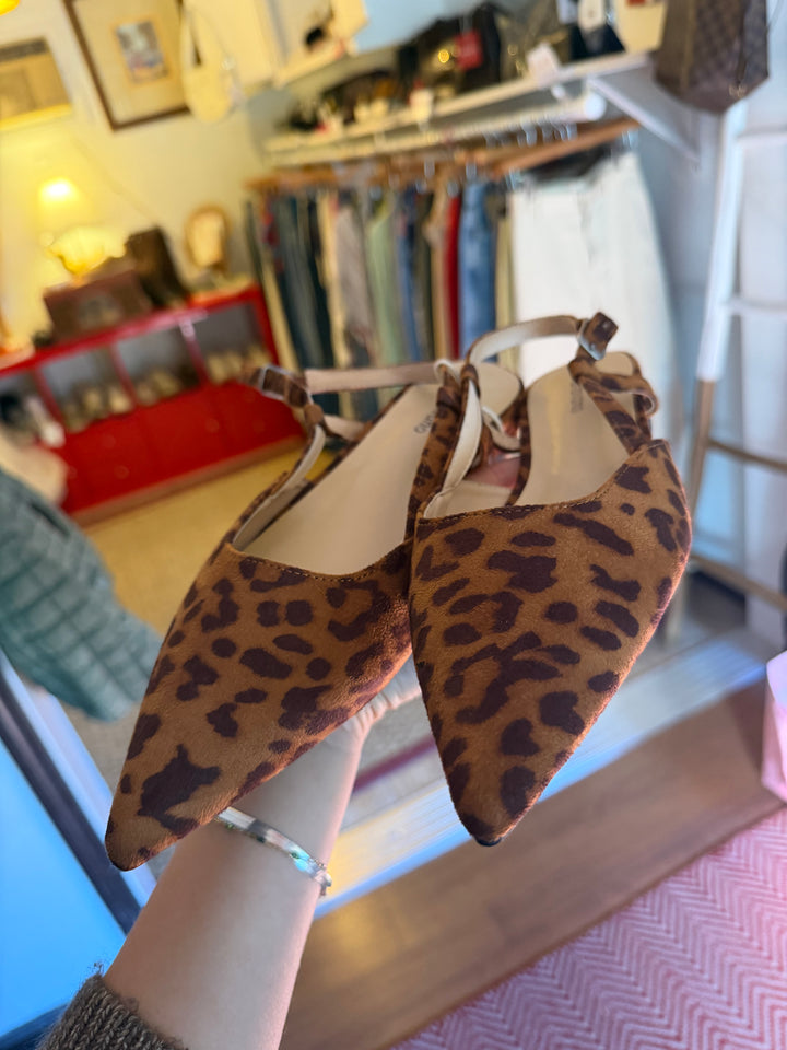 C. Paravano  | Sleek Slingback FLats, 37.5