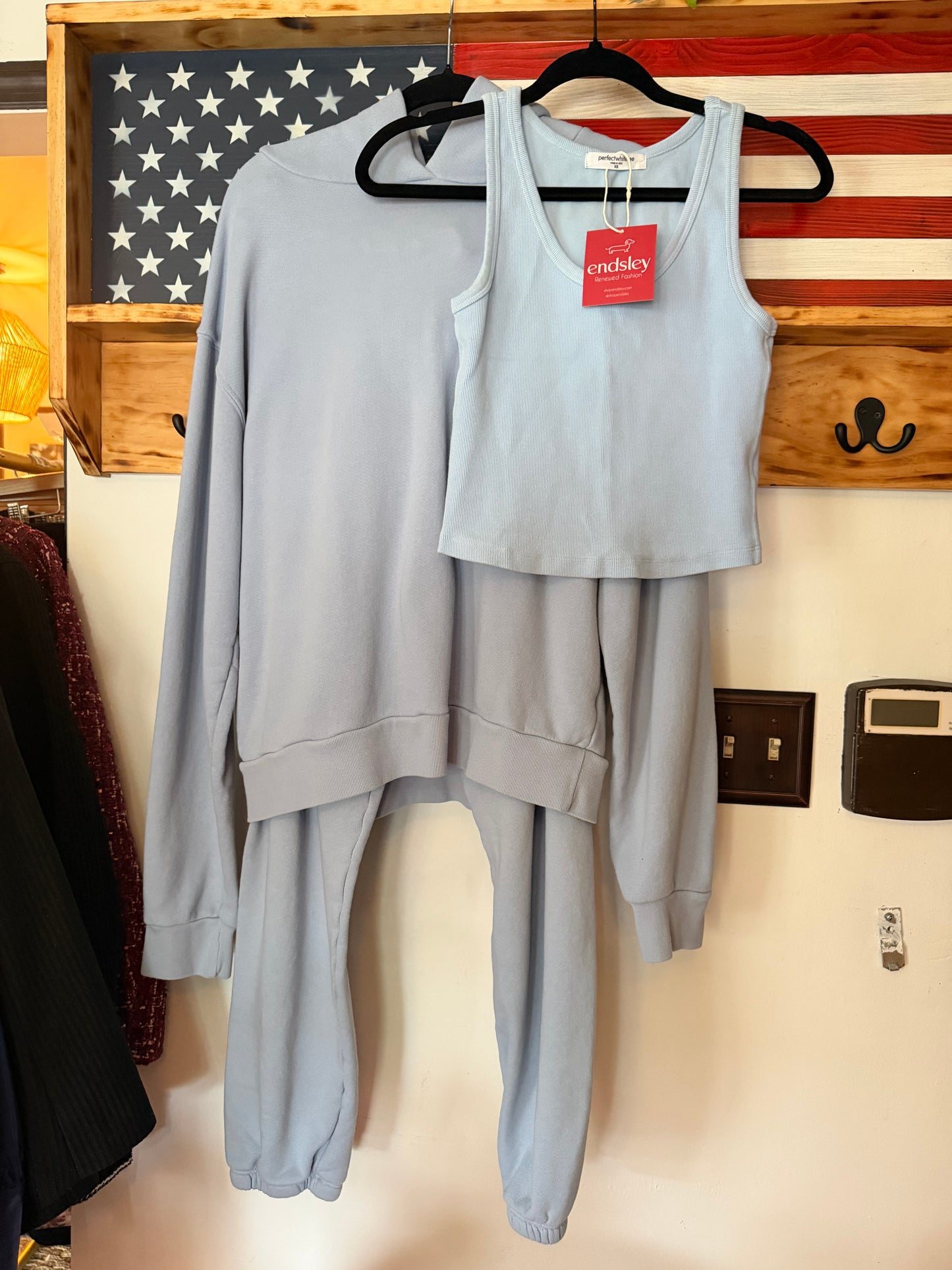 Perfectwhitetee | Baby Blue Sweat Set, M