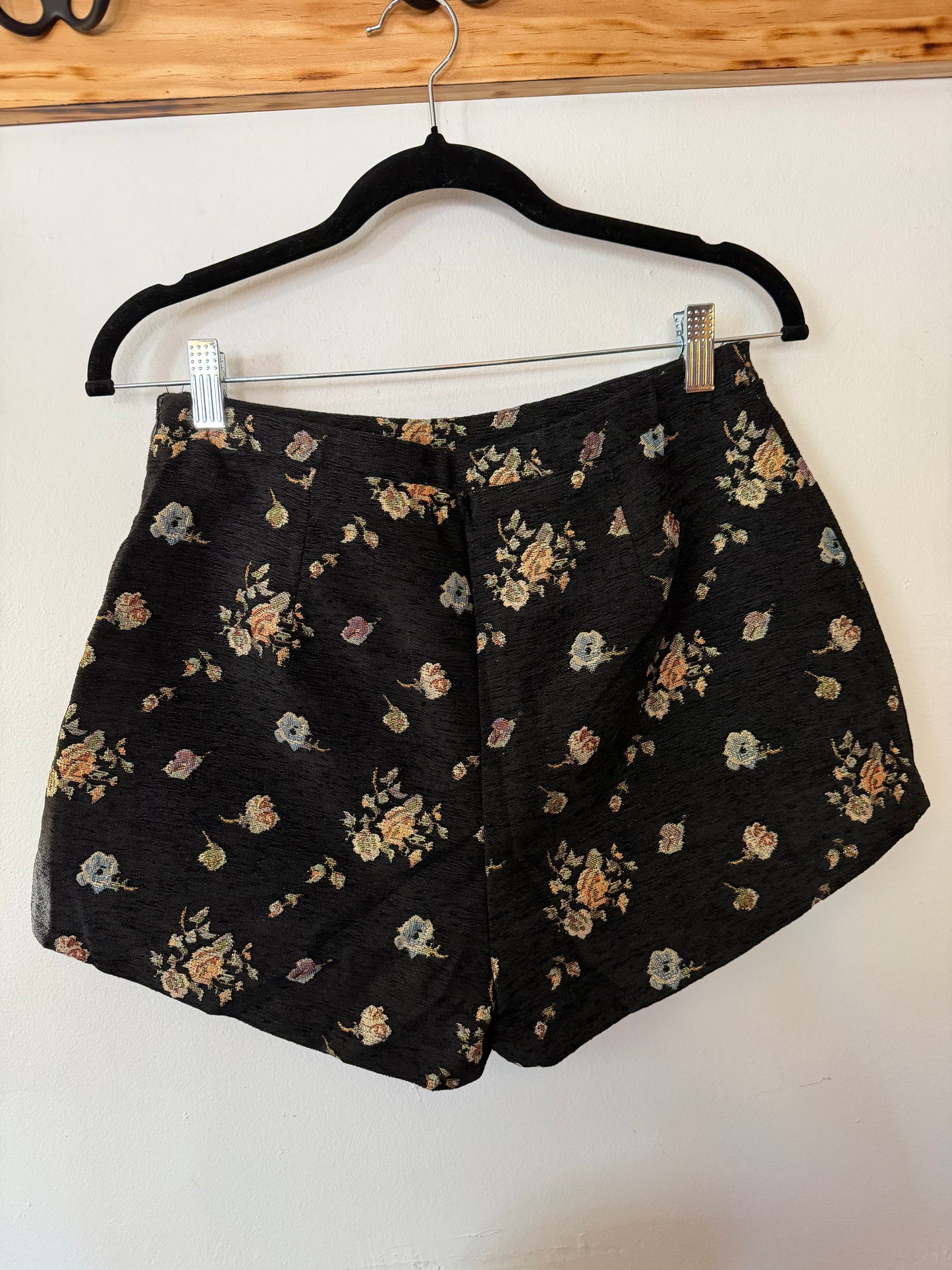 Lulus | Shiny Floral Shorts, S
