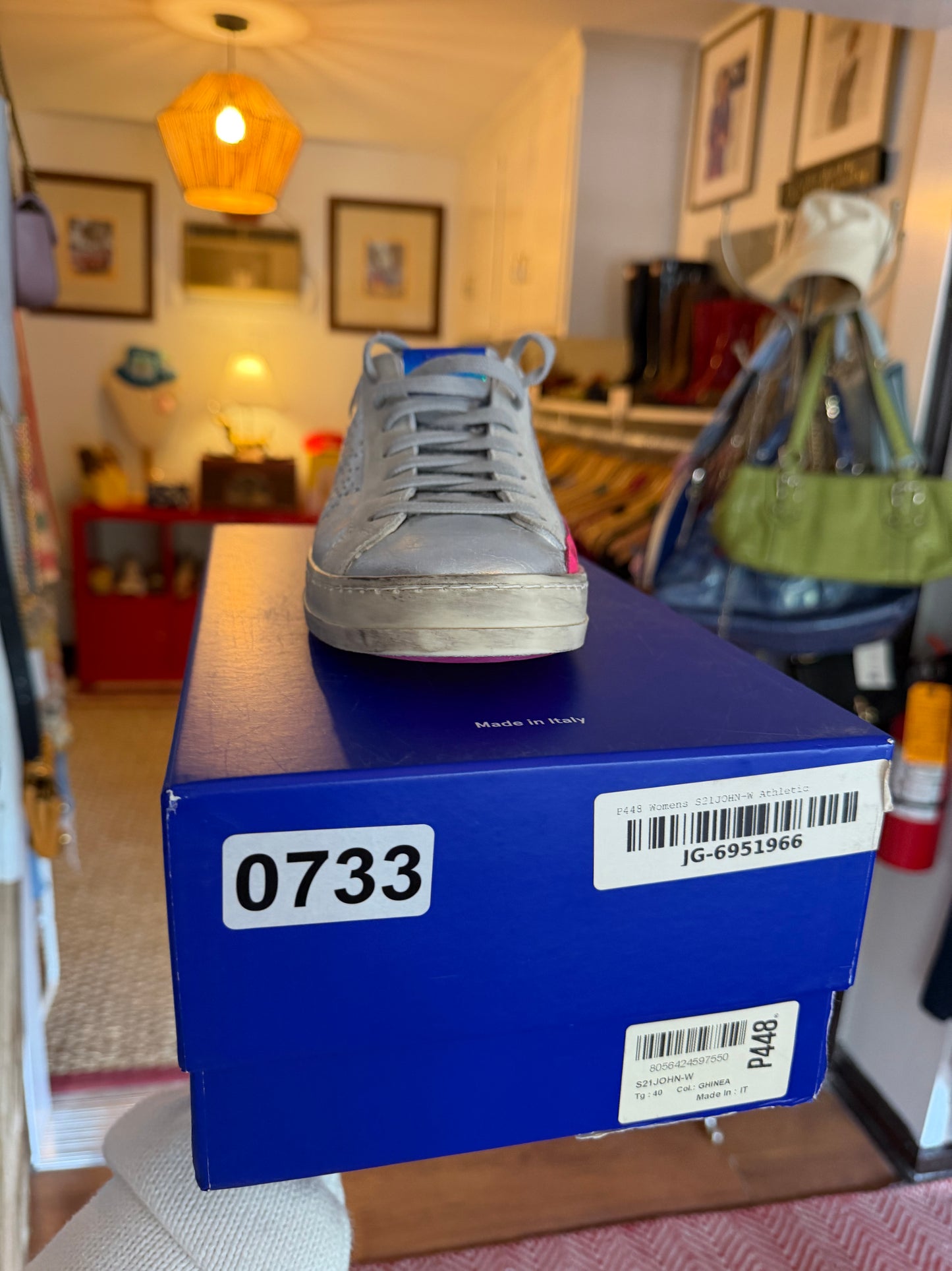 P448 | Shiny Sneakers, 40