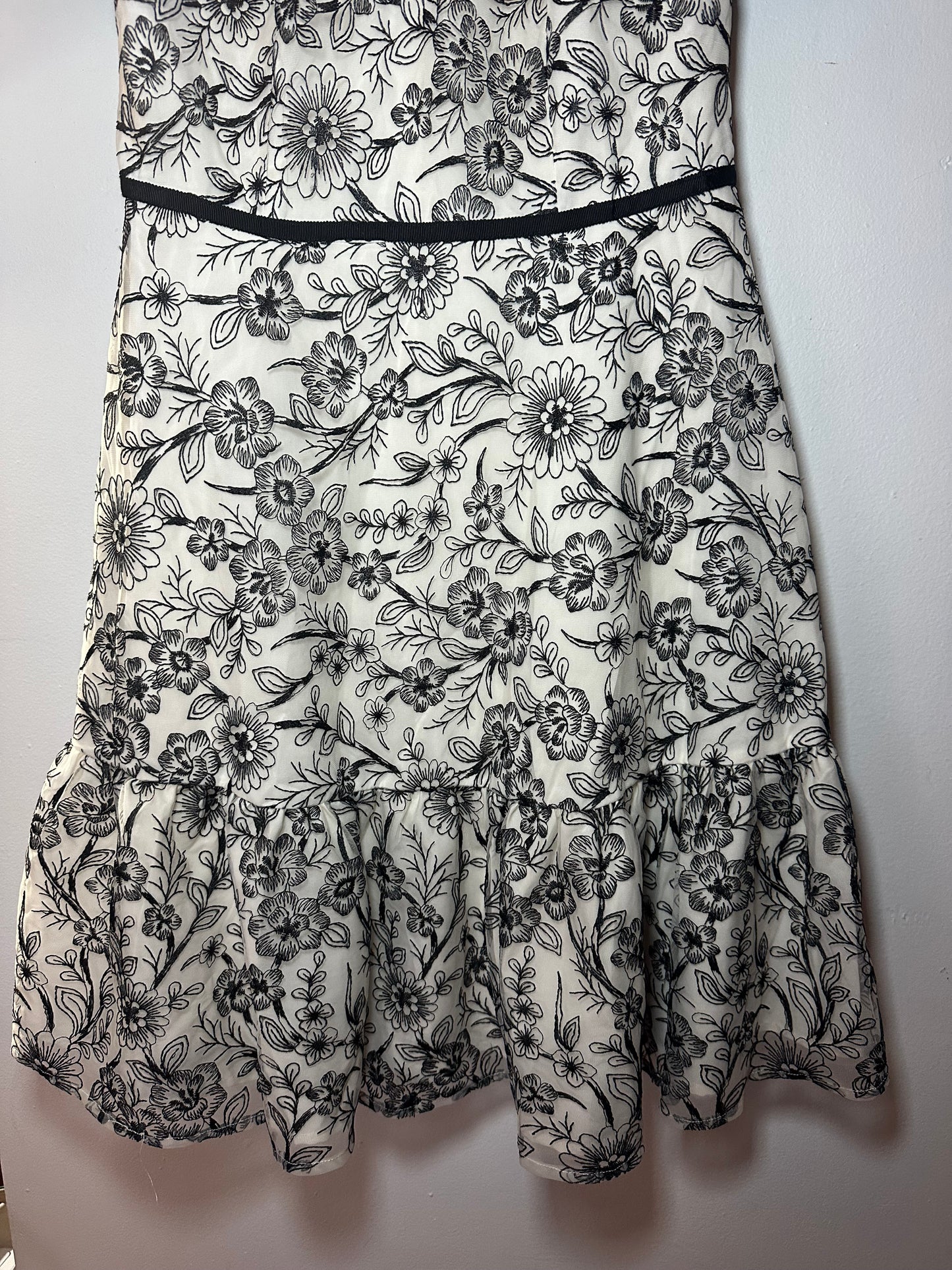 Gal Meets Glam | Black Floral Embroidered Dress, 0