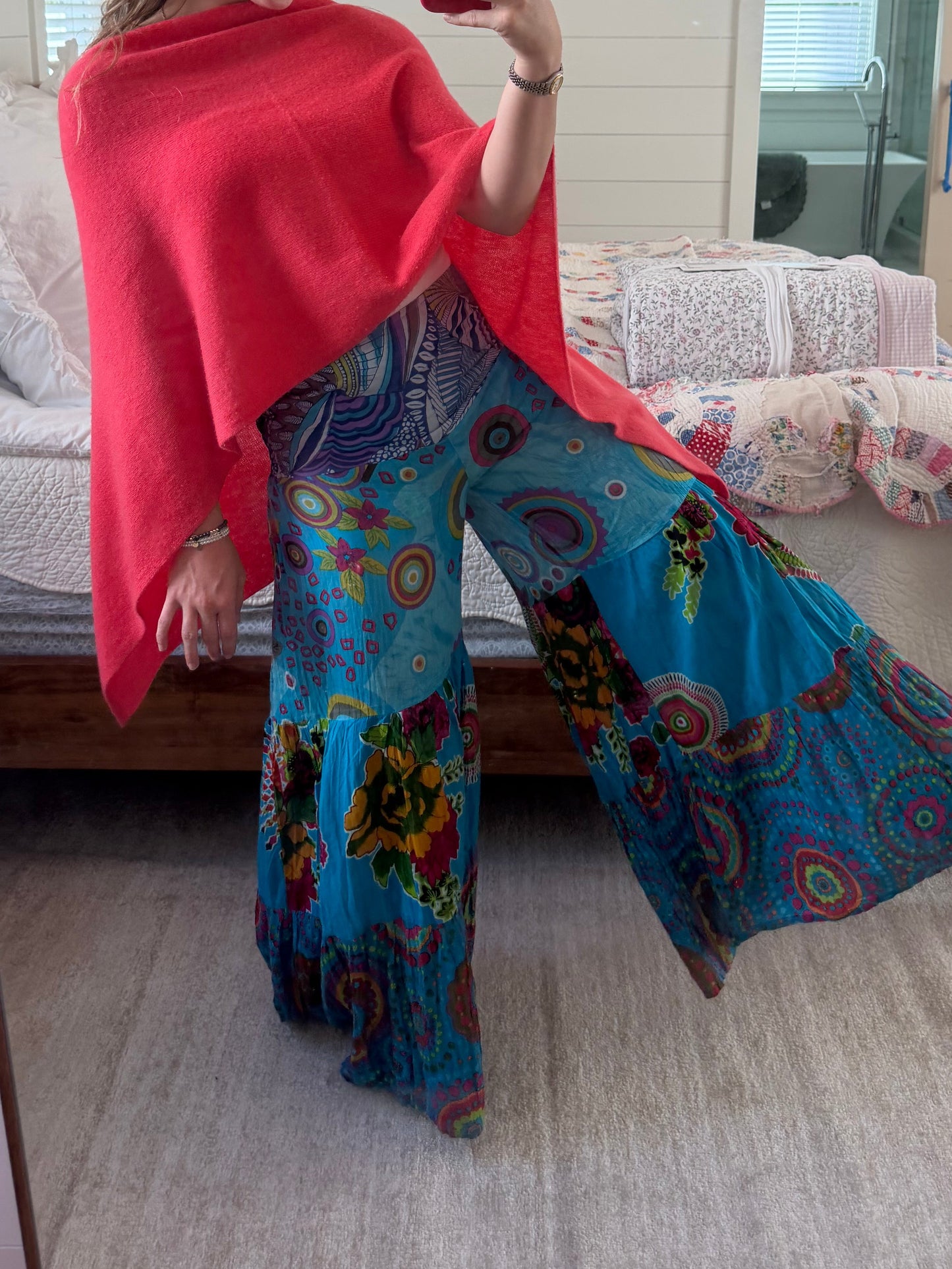 Claudia Nichole | Cashmere Poncho, OS